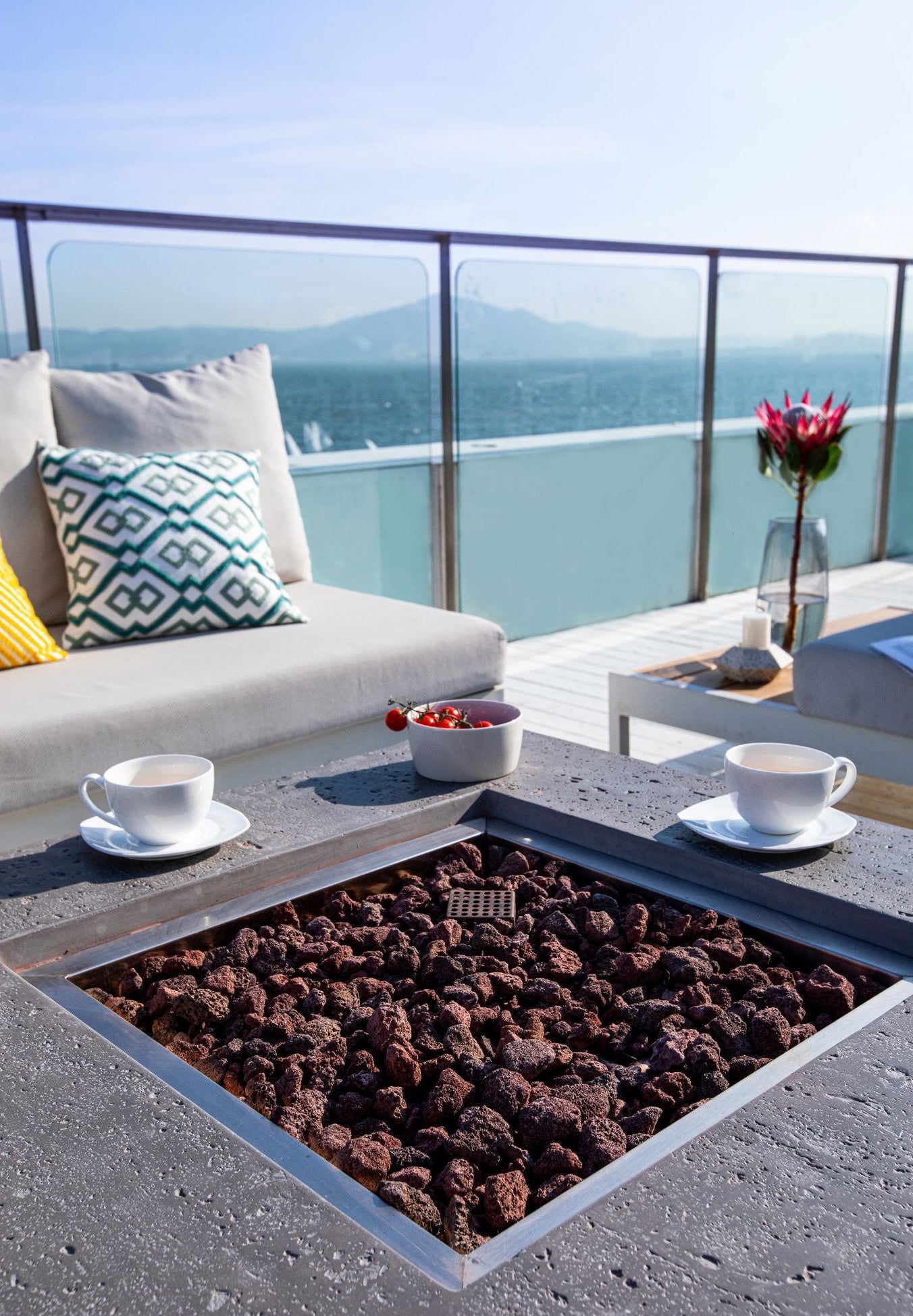 Elementi - Manhattan 36” Concrete Fire Table – Light Gray