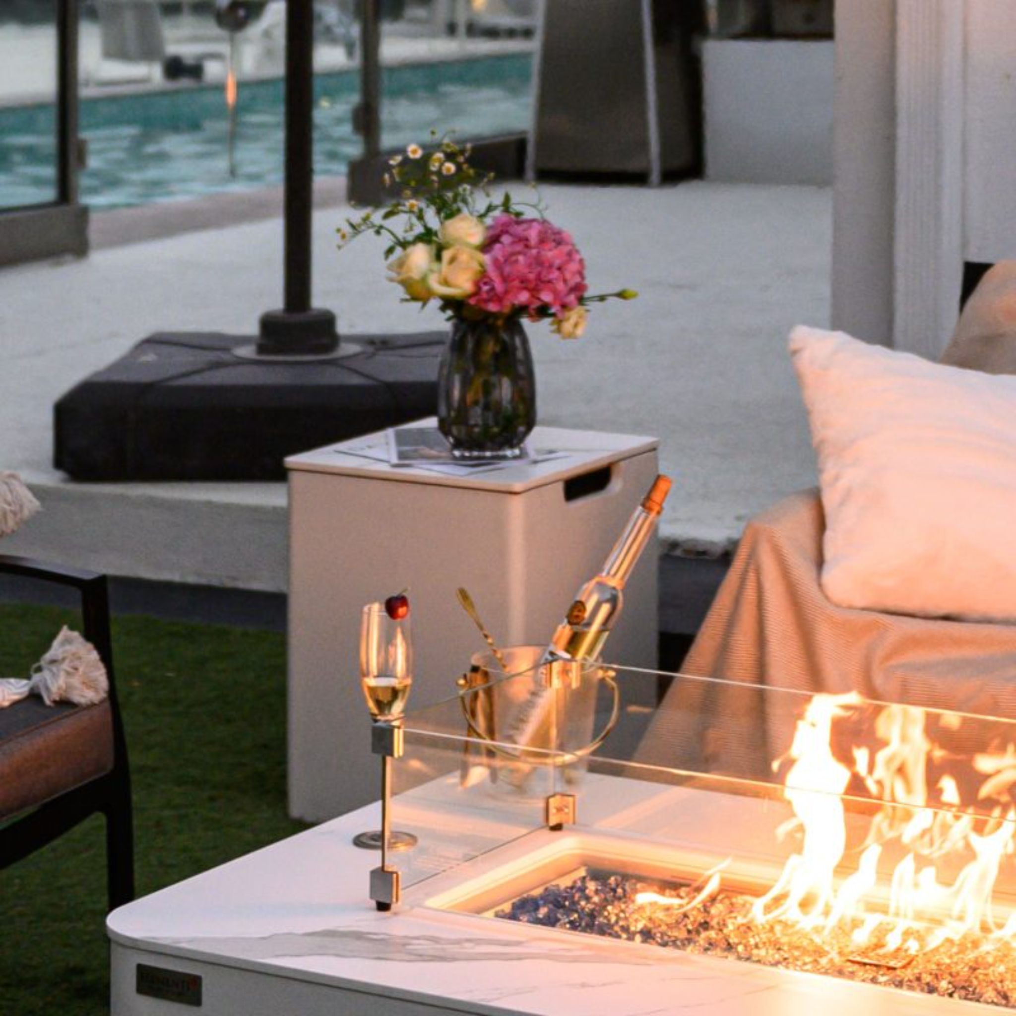 Square Tank Cover 15.9x15.9x25.4” - Bianco White